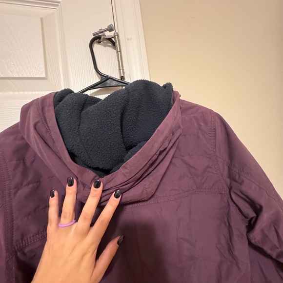 Columbia Women's Burgundy jacket - Picture 5 of 6